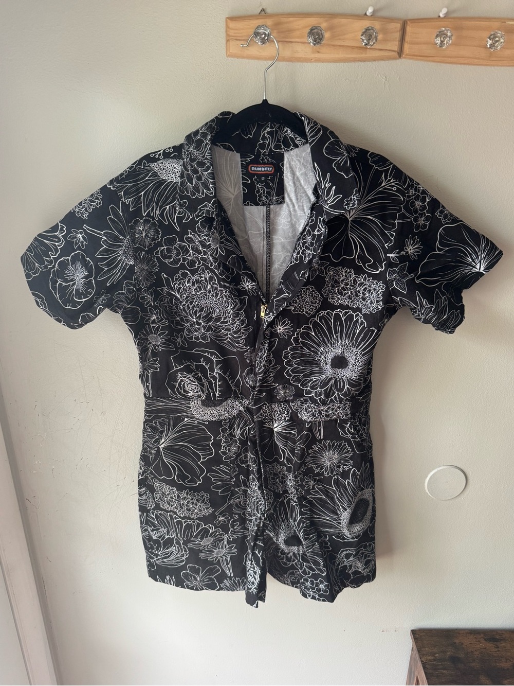 Run & Fly Black White Floral Stretch Twill Playsuit Romper UK 12/US 8 Jen James